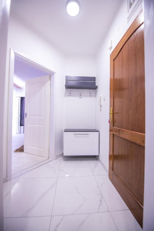 Apartman Nina II Sremska Mitrovica Dış mekan fotoğraf